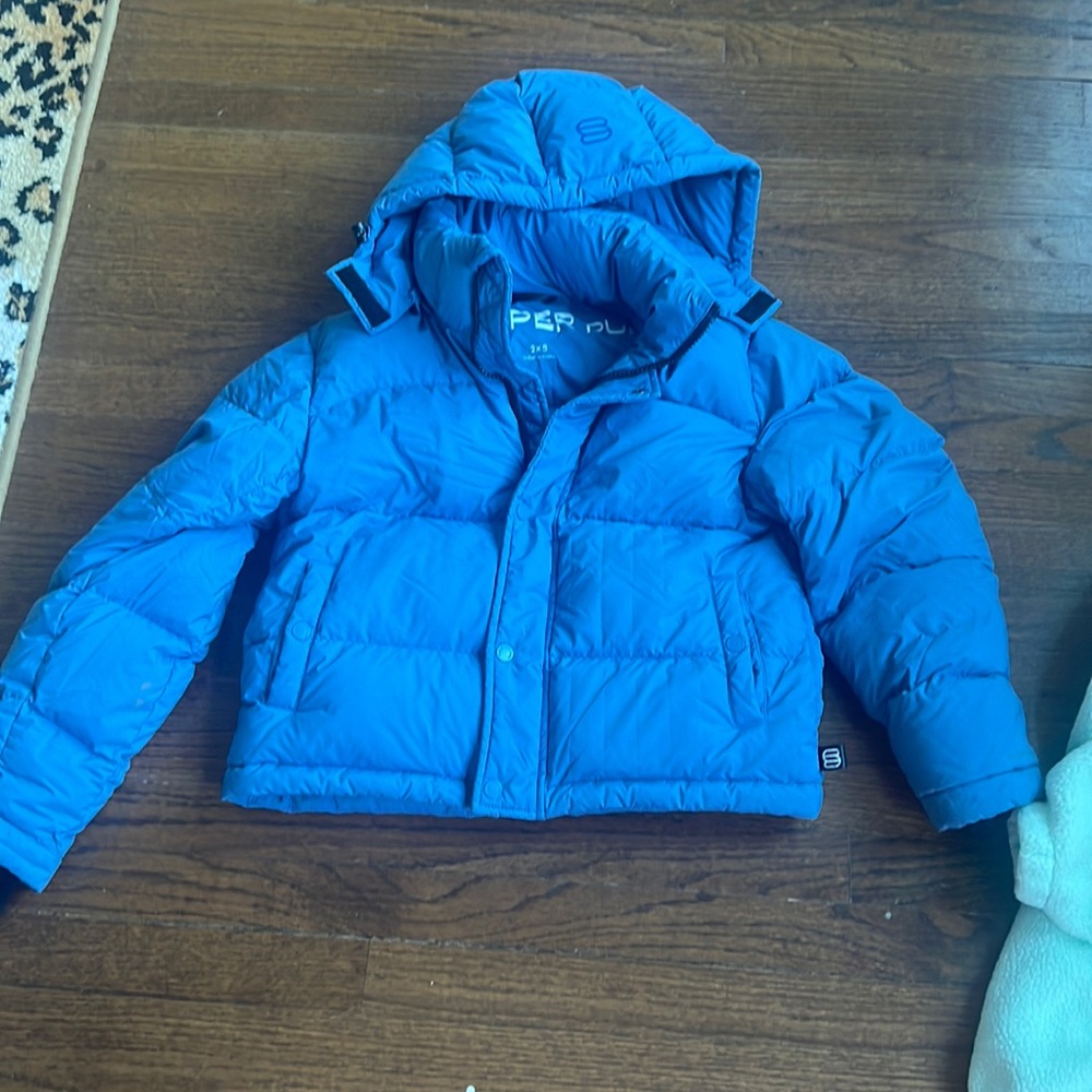 Aritzia shorty super puff xxs